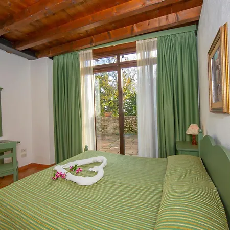 Apartment Liano Ginestra -terrace & Parking - Happy