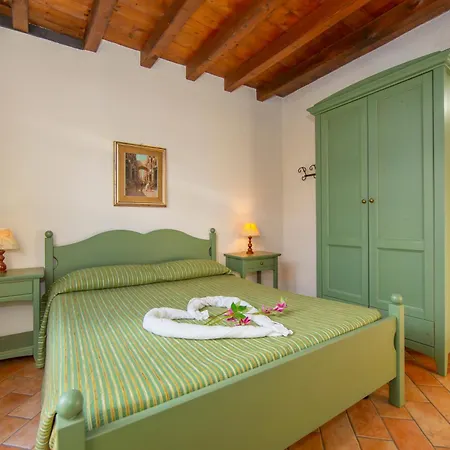 Apartment Liano Ginestra -terrace & Parking - Happy Gargnano